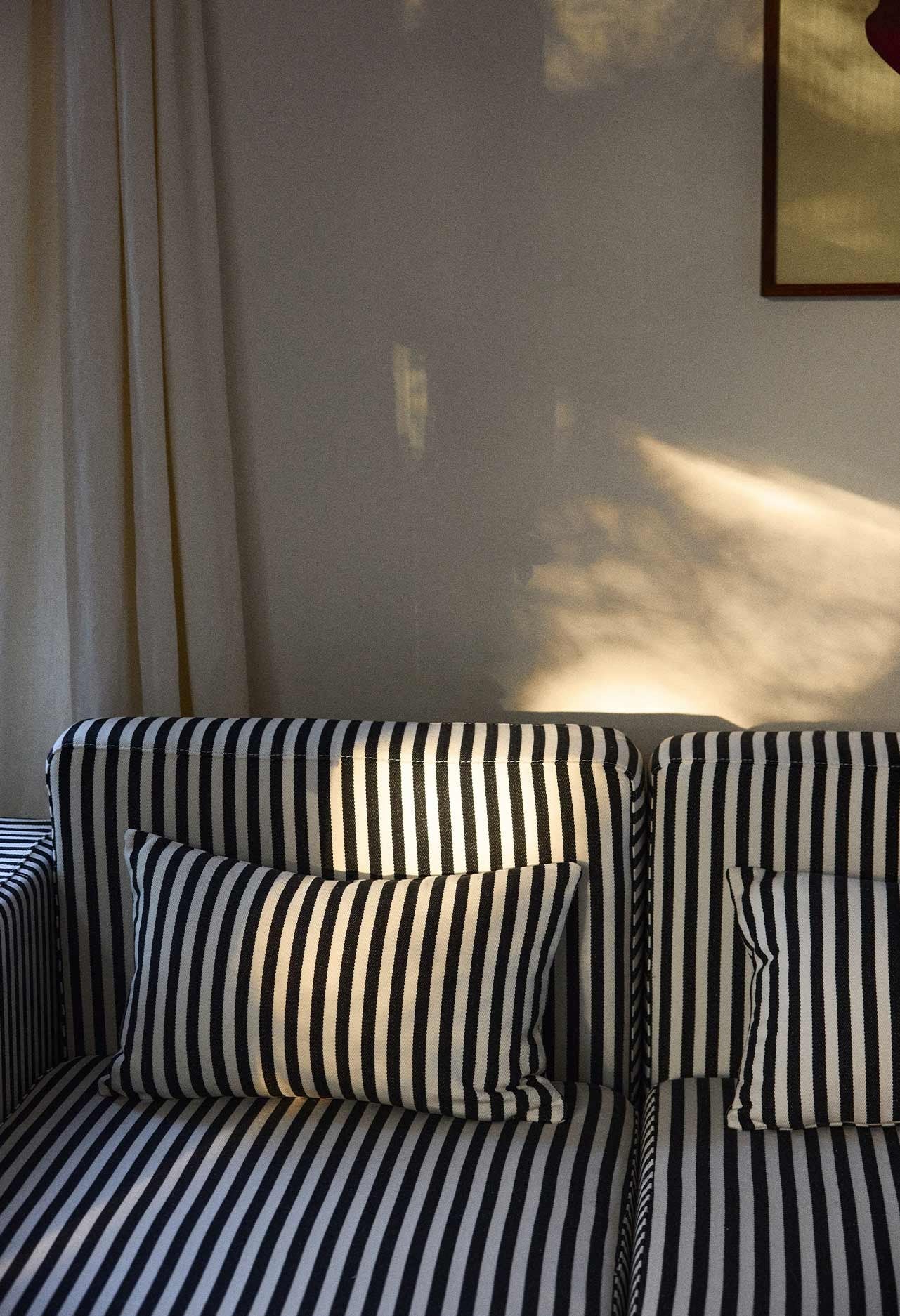 Housse de coussin - rayures noires