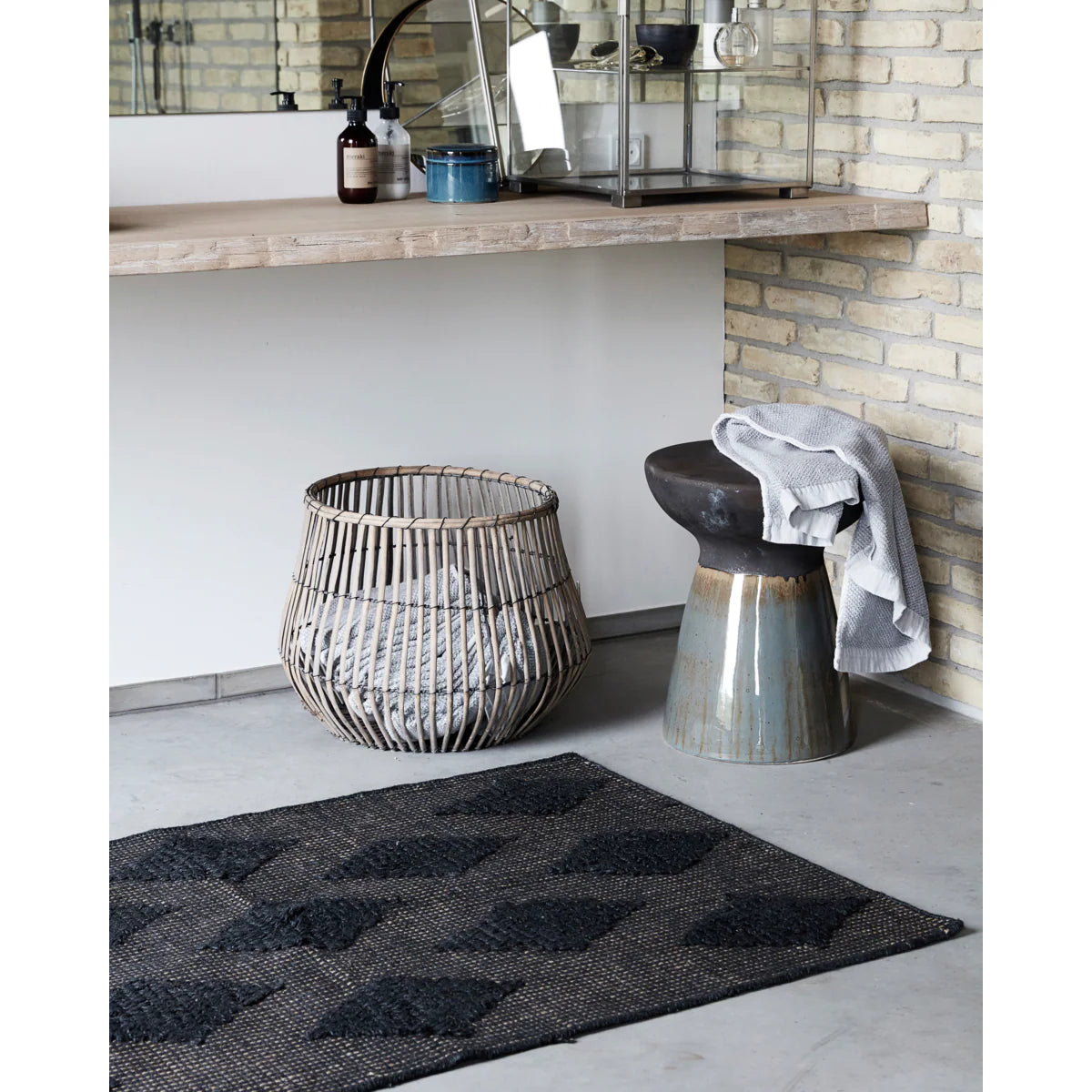 tabouret en faïence gris