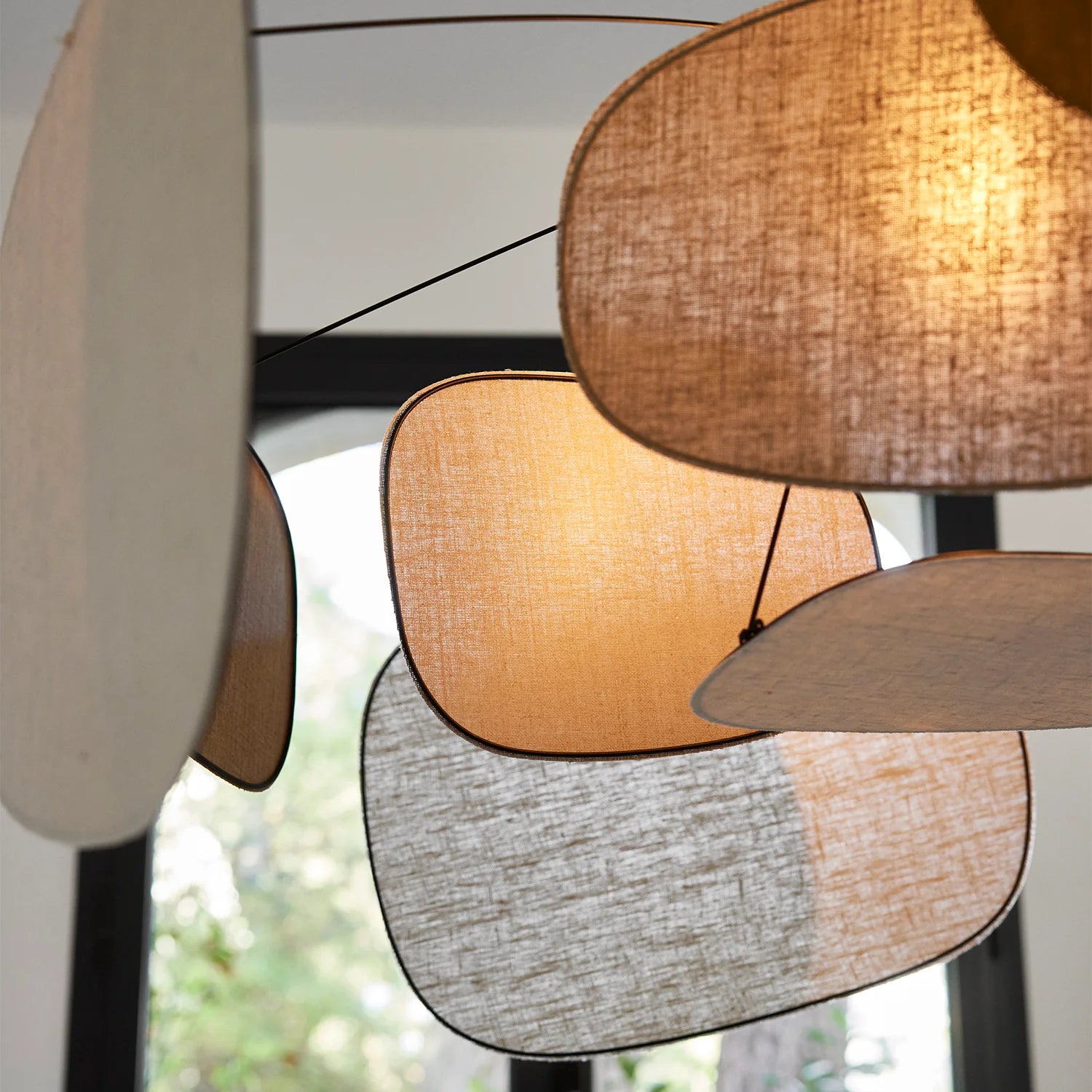 Suspension screen market set mobile en lin beige et jaune curry