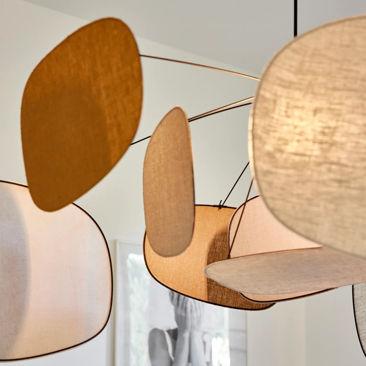 Suspension screen market set mobile en lin beige et jaune curry