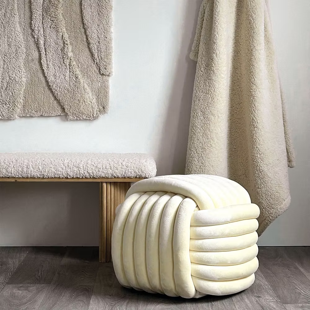 pouf pelote opjet en velours blanc