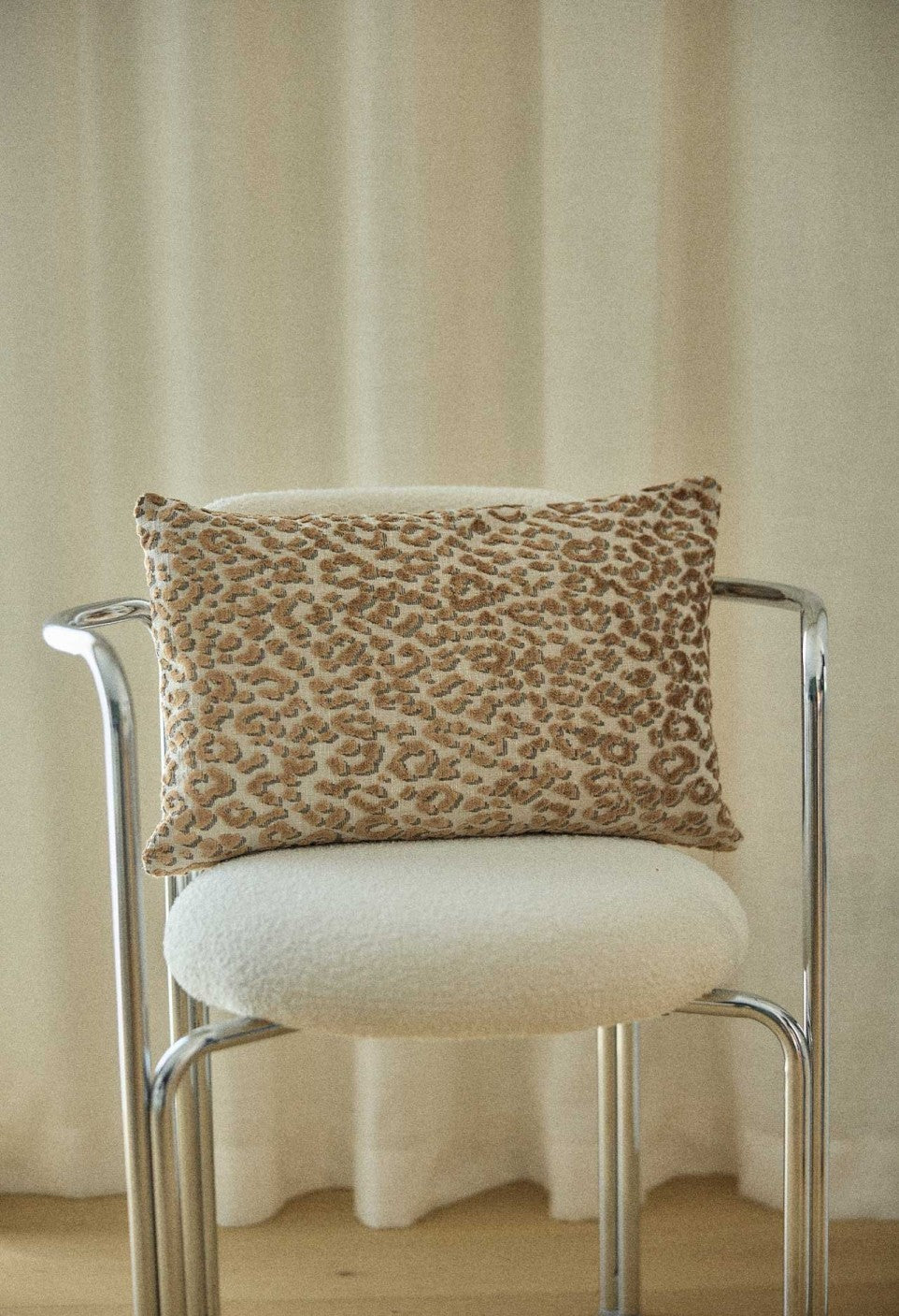 Coussin jacquard léopard gabriel paris