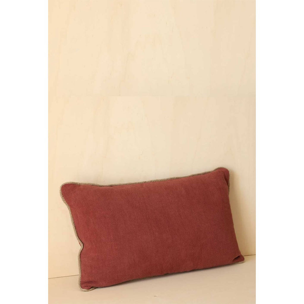 Coussin salvador gabrielle paris lin bordeaux et passepoil en jute