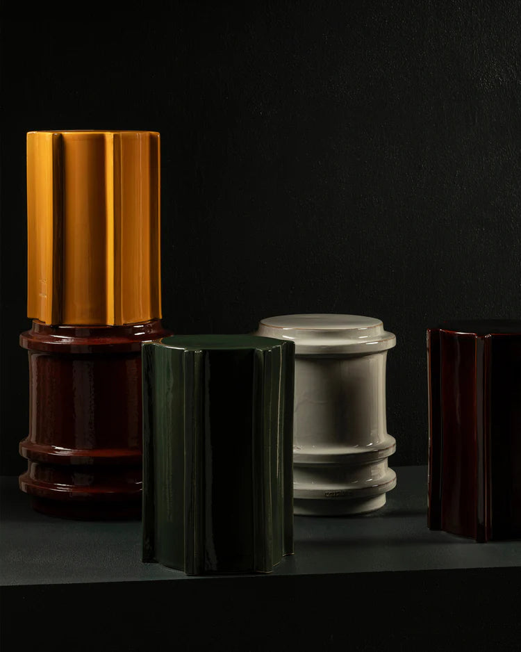 Table d'appoint géométrique en grès 