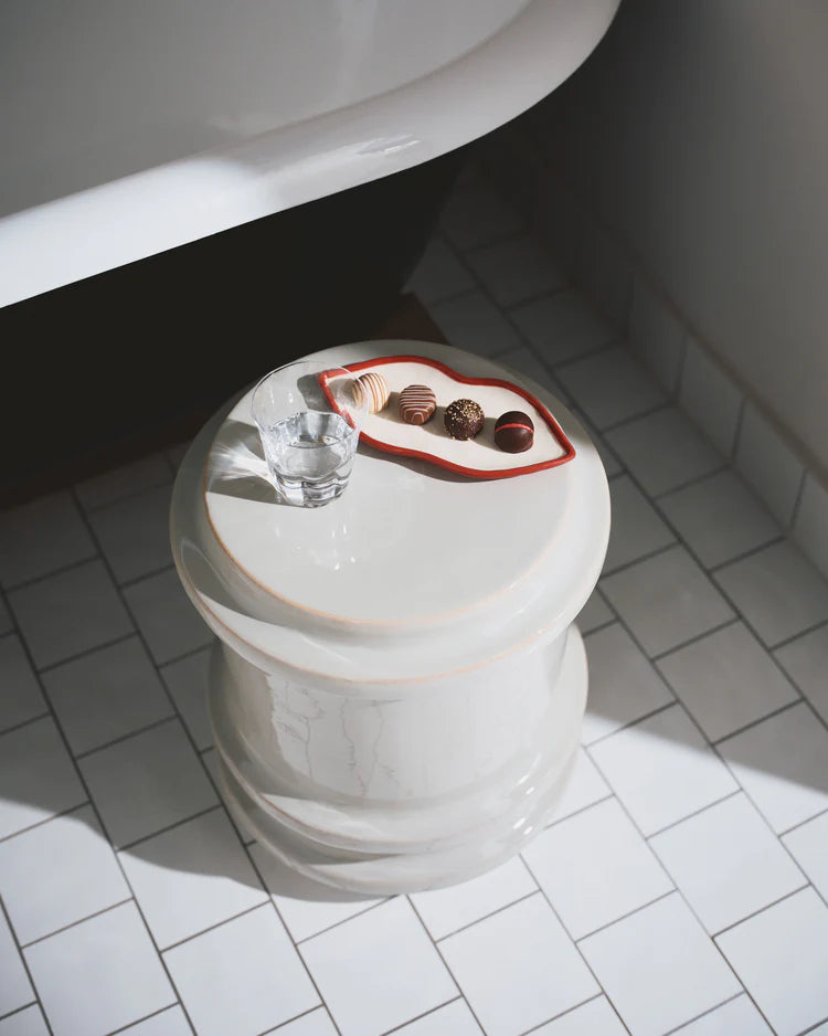 Table d'appoint géométrique en grès blanche 