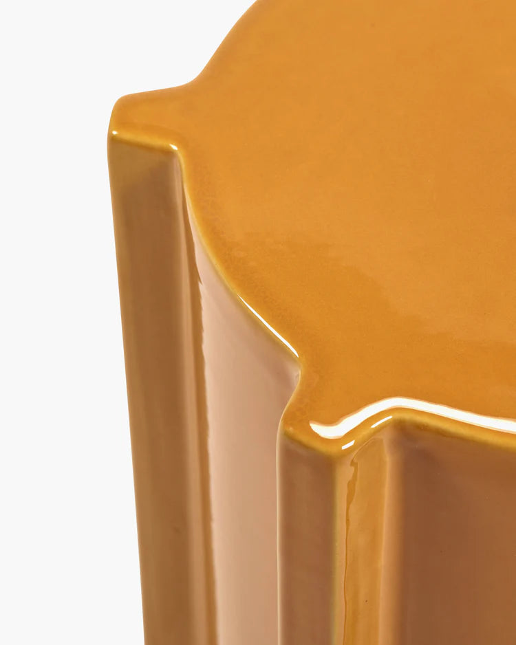 Table d'appoint serax géométrique en grès orange 