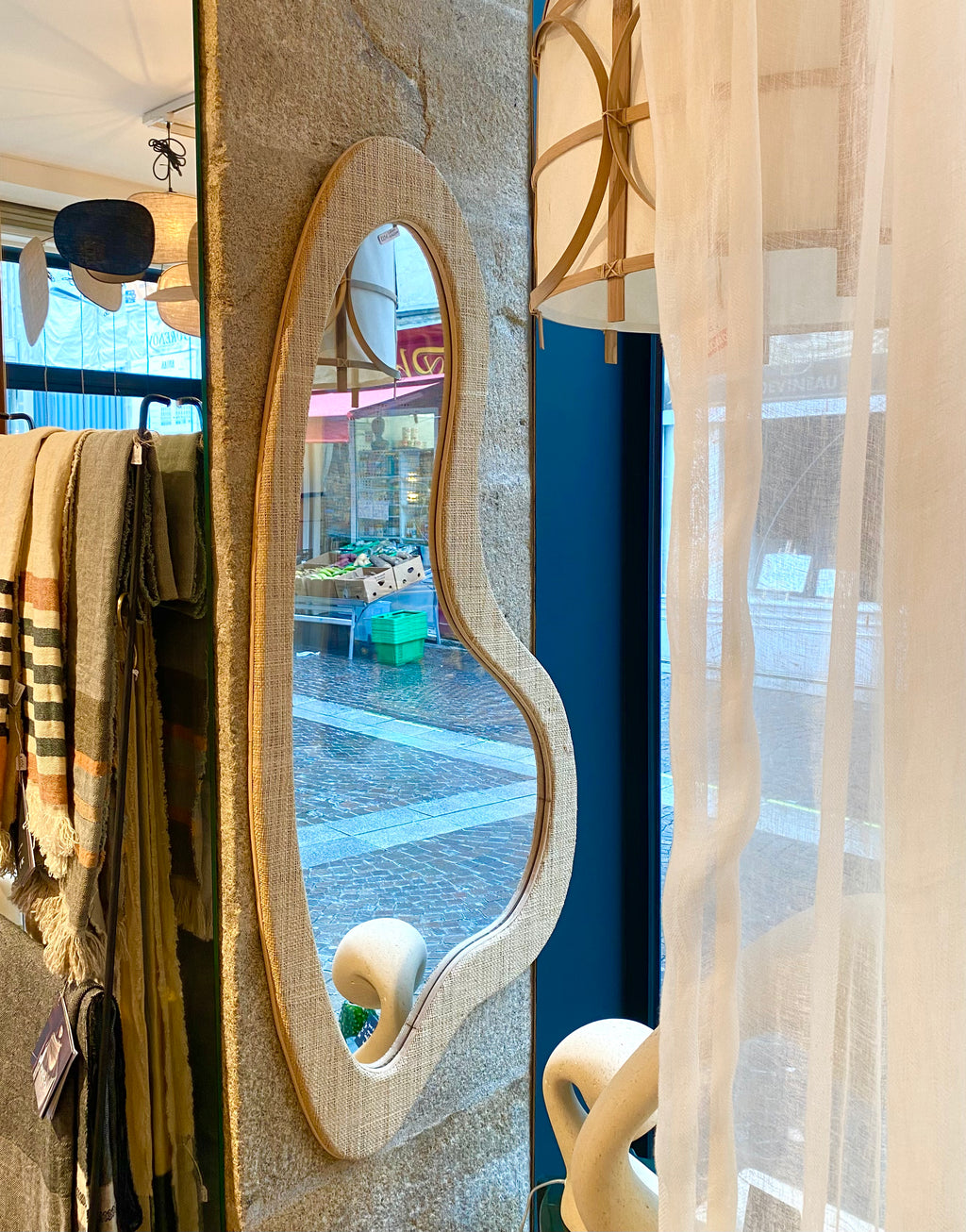 miroir organise avec bord en raphia