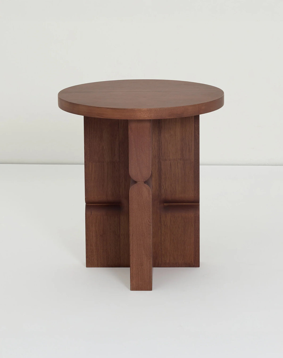tabouret ou table d'appoint en bois d'hevea de chez nobodinoz chez les petites baladeuses à nantes