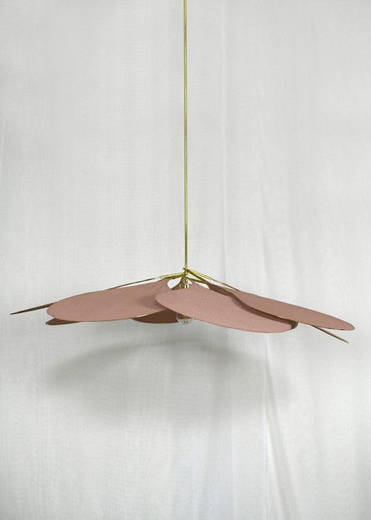 suspension George en forme de fleur en tissu rose et laiton doré 