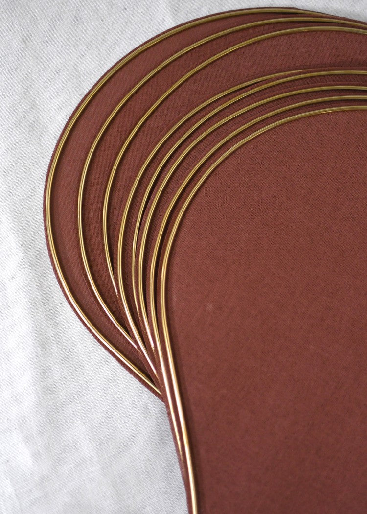 suspension George store en forme de fleur, en laiton et tissu terracotta