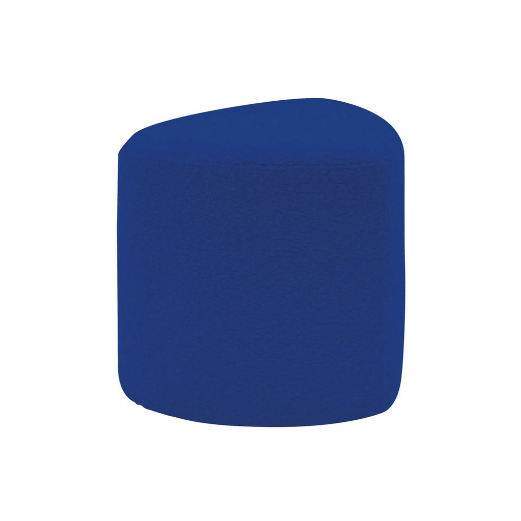 pouf bleu en tissus bouclette de forme triangulaire