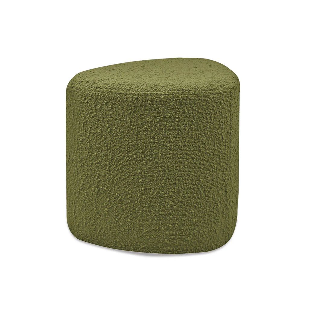 pouf vert en tissus bouclette de forme triangulaire