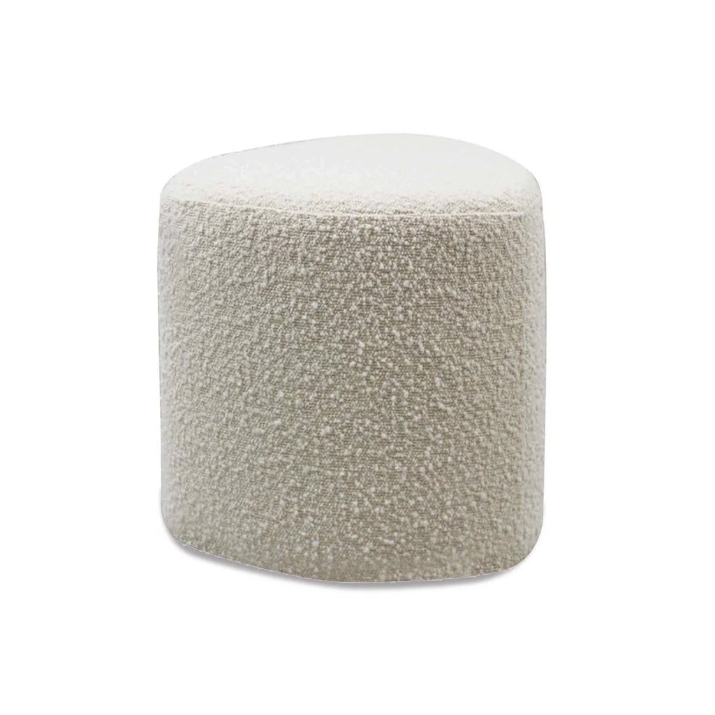 pouf blanc en tissu bouclette de forme triangulaire