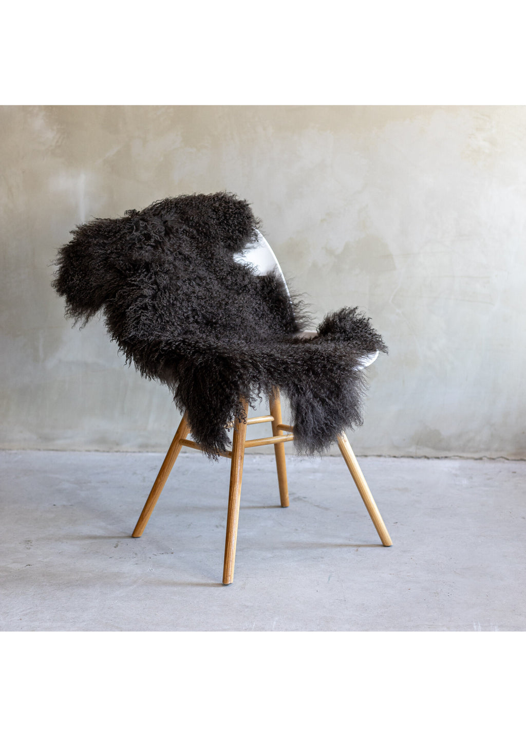 Tapis peau mouton tibétain gris foncé