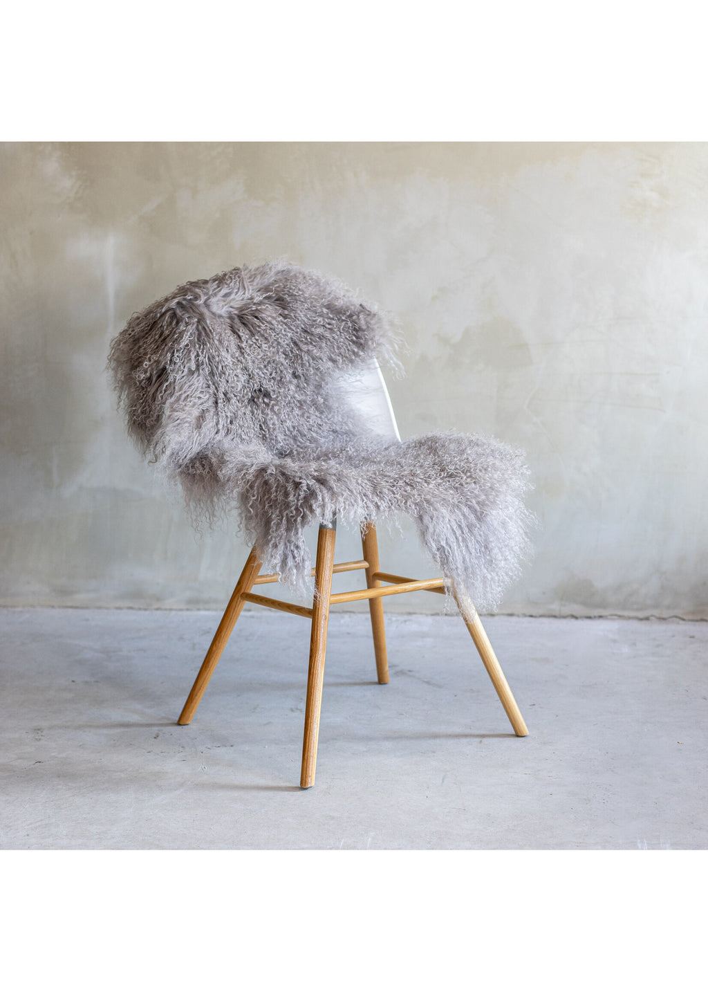 Tapis peau mouton tibétain gris clair